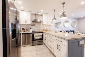 300 Oregon St in Hollywood, FL - Building Photo - Building Photo