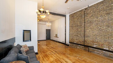 2230 W Belmont Ave-Unit -1 in Chicago, IL - Building Photo - Building Photo