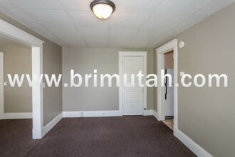 273-275 S 400 E in Salt Lake City, UT - Building Photo - Building Photo