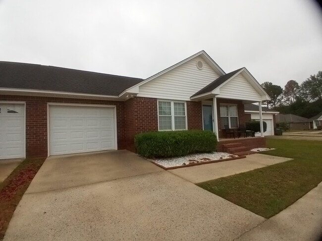 property at 2212 Dartmouth Dr