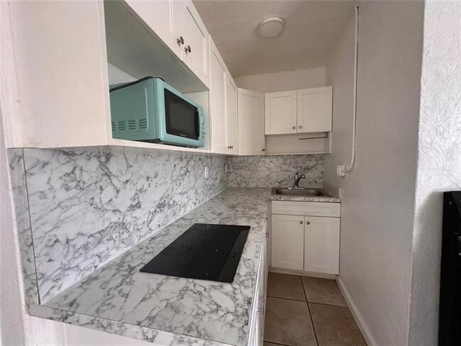 728 SW 6th St in Dania Beach, FL - Building Photo - Building Photo