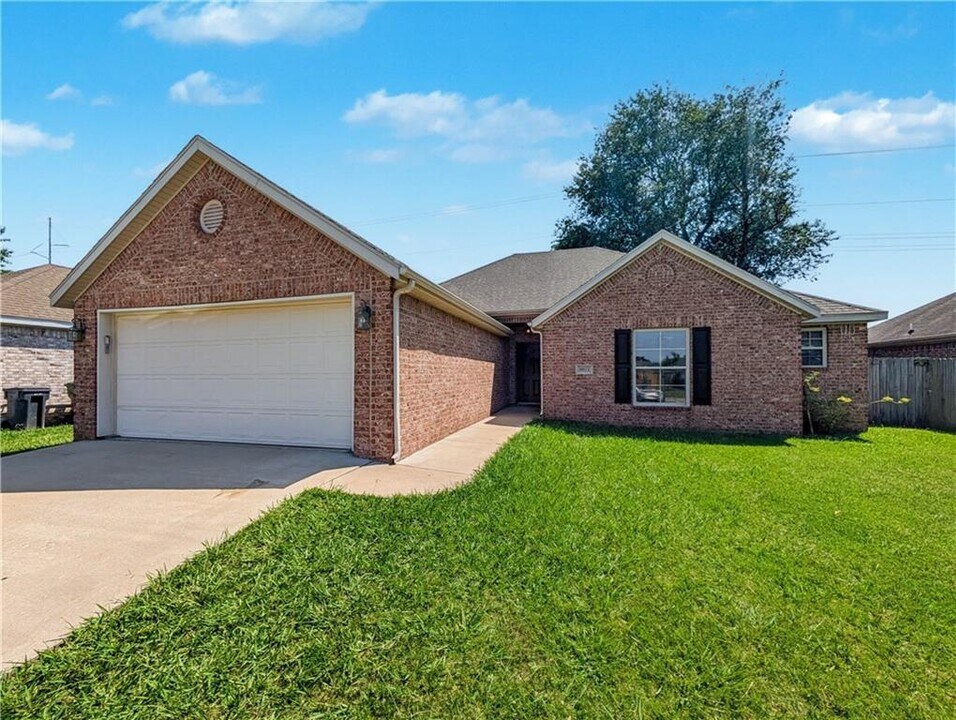 6011 S 36th St in Rogers, AR - Foto de edificio