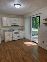 Room in House on Wedgewood Dr in Alpharetta, GA - Building Photo - Building Photo