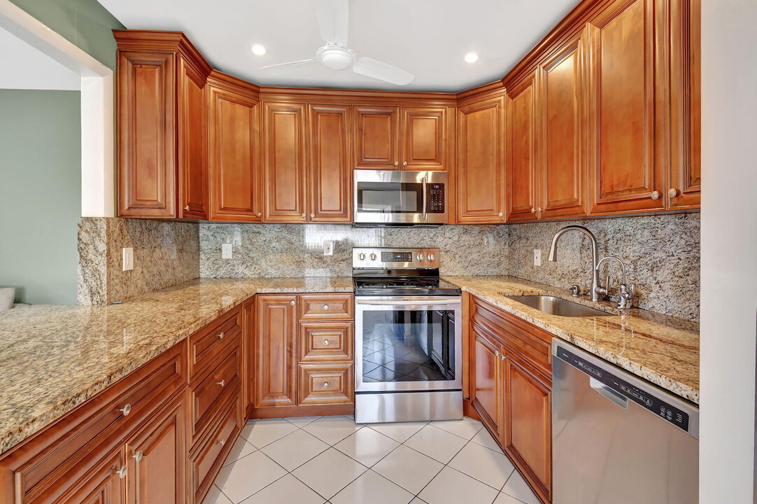 95 Valencia C in Delray Beach, FL - Building Photo