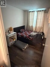 150 Park Ave E in Chatham, ON - Building Photo - Building Photo