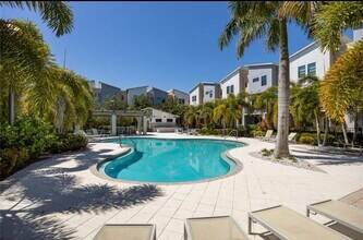 1182 25th Way N in St. Petersburg, FL - Building Photo - Building Photo