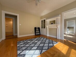 33 Rich St, Unit 1 in Waltham, MA - Building Photo - Building Photo