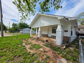 240 S Draper Ave in Shawnee, OK - Building Photo - Building Photo