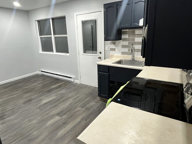 11 Limerick Dr E, Unit 11A in Albany, NY - Building Photo - Building Photo