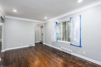 21195 Behrendt Ave in Warren, MI - Building Photo - Building Photo