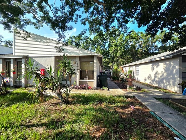 1898 Crystal Grove Dr in Lakeland, FL - Building Photo - Building Photo