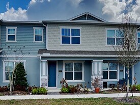 637 Bayhawk St, Unit 12100-6115 in Debary, FL - Building Photo