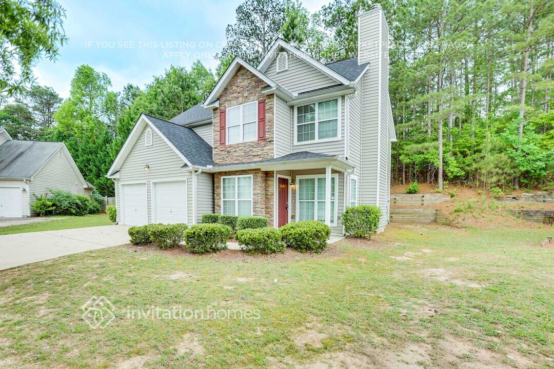 4855 Larkspur Ln in College Park, GA - Building Photo