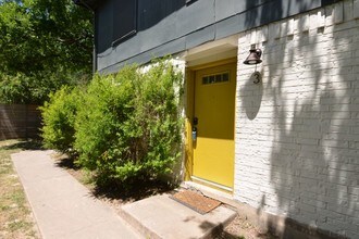 3511 Alpine Cir-Unit -3 in Austin, TX - Building Photo - Building Photo