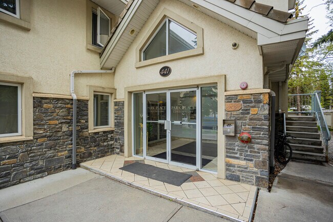 Park Place in Banff, AB - Building Photo - Building Photo