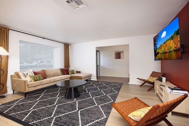 2751 Forest Spur