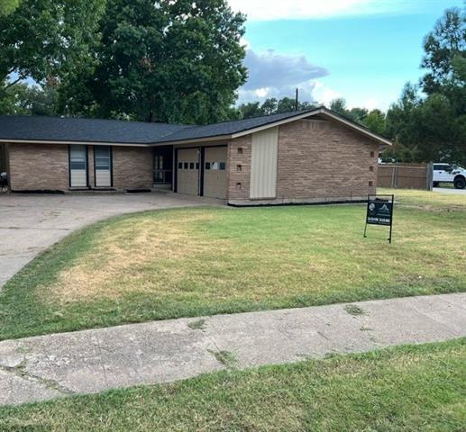 3717 Cranston Ct E in Irving, TX - Building Photo