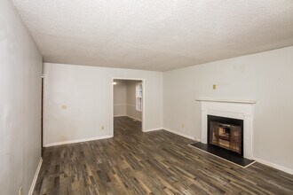 1502 Willow Creek Ln in Columbia, SC - Foto de edificio - Building Photo