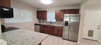 325 Royal Palms Dr in Atlantic Beach, FL - Building Photo - Building Photo
