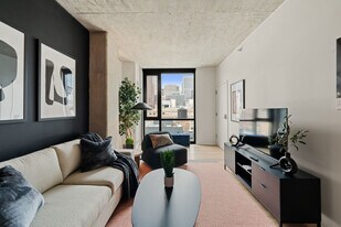 633 S LaSalle St in Chicago, IL - Building Photo