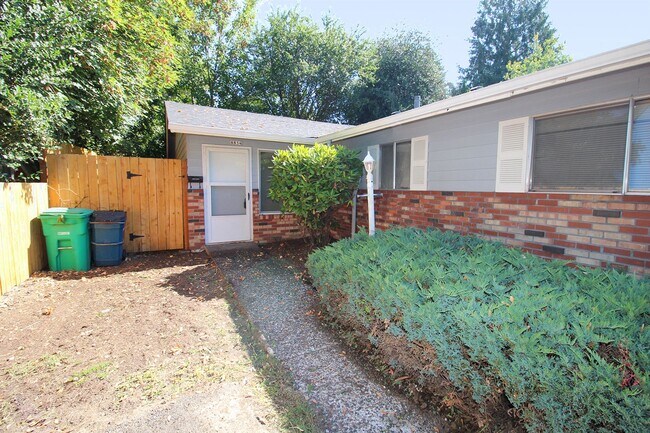 8834 SE 9th Ave in Portland, OR - Building Photo - Building Photo