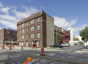 Westpointe in Milwaukee, WI - Foto de edificio - Building Photo