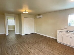 1417 Shoshone St in Oceanside, CA - Building Photo - Building Photo