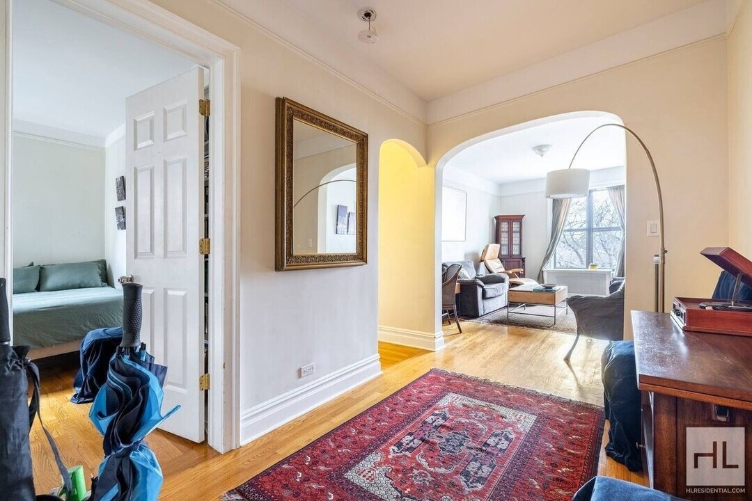 668 Riverside Dr, Unit 5I in New York, NY - Building Photo