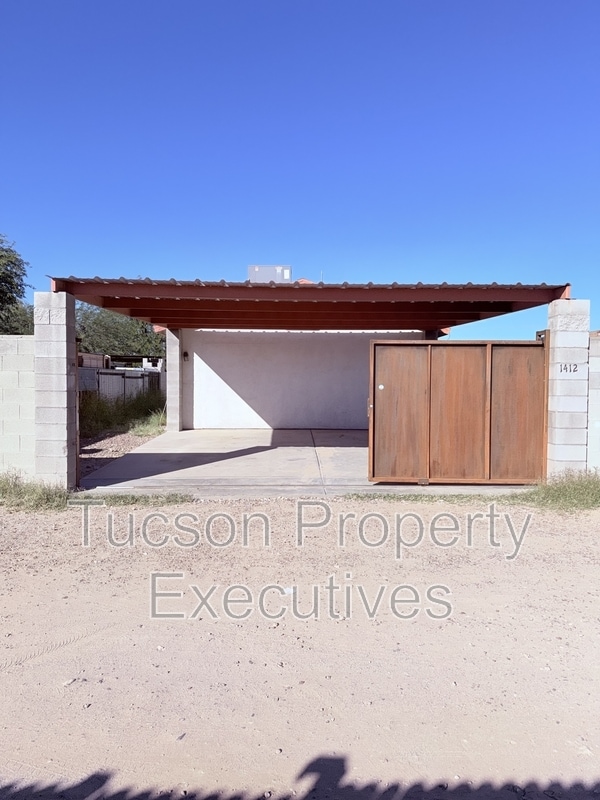 property at 1412 E 25th St