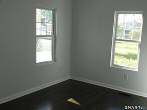 10 Hawkins Ave in Norwalk, CT - Building Photo - Building Photo