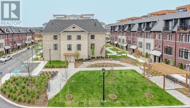 21-21 Wasdale Rd in Mississauga, ON - Building Photo - Building Photo