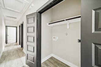 301 Owens St in Houston, TX - Building Photo - Building Photo