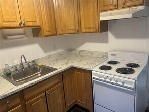 655 Lybolt Rd in Middletown, NY - Building Photo - Building Photo
