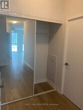 4055-4055 Parkside Village Dr in Mississauga, ON - Building Photo - Building Photo