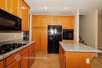 2402 Stansbury Ct in Henderson, NV - Foto de edificio - Building Photo