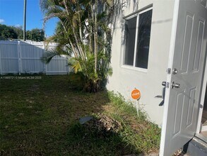 2434 Coolidge St in Hollywood, FL - Building Photo - Building Photo