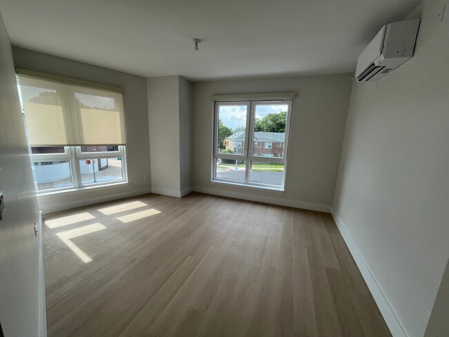property at 77-63 Vleigh Pl