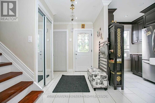 20 Murdoch Dr in Brampton, ON - Building Photo - Building Photo