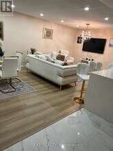 671 Adelaide Ave E in Oshawa, ON - Building Photo - Building Photo