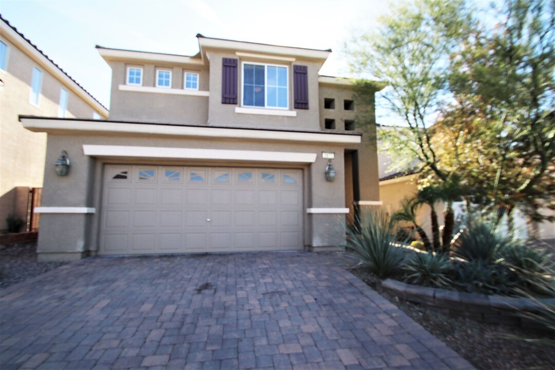 2877 Kinknockie Way in Henderson, NV - Building Photo