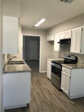 829 Crestview Dr in Burleson, TX - Building Photo - Building Photo