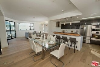 6685 W Daychar Dr in Los Angeles, CA - Building Photo - Building Photo