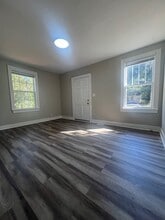 2728 W Surrey Dr in North Charleston, SC - Building Photo - Building Photo