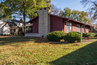 1615 Dudley Ct in Lawrence, KS - Foto de edificio - Building Photo