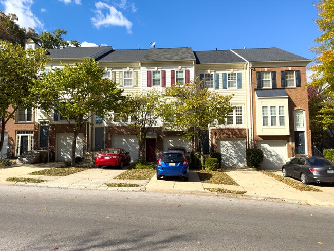 8010 Pennington Dr in Laurel, MD - Foto de edificio - Building Photo