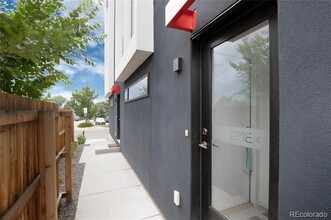 2164 S Delaware St in Denver, CO - Foto de edificio - Building Photo