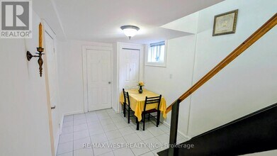 1559 Northmount Ave in Mississauga, ON - Building Photo - Building Photo