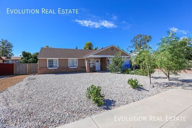 6443 E Sandra Terrace in Scottsdale, AZ - Building Photo - Building Photo