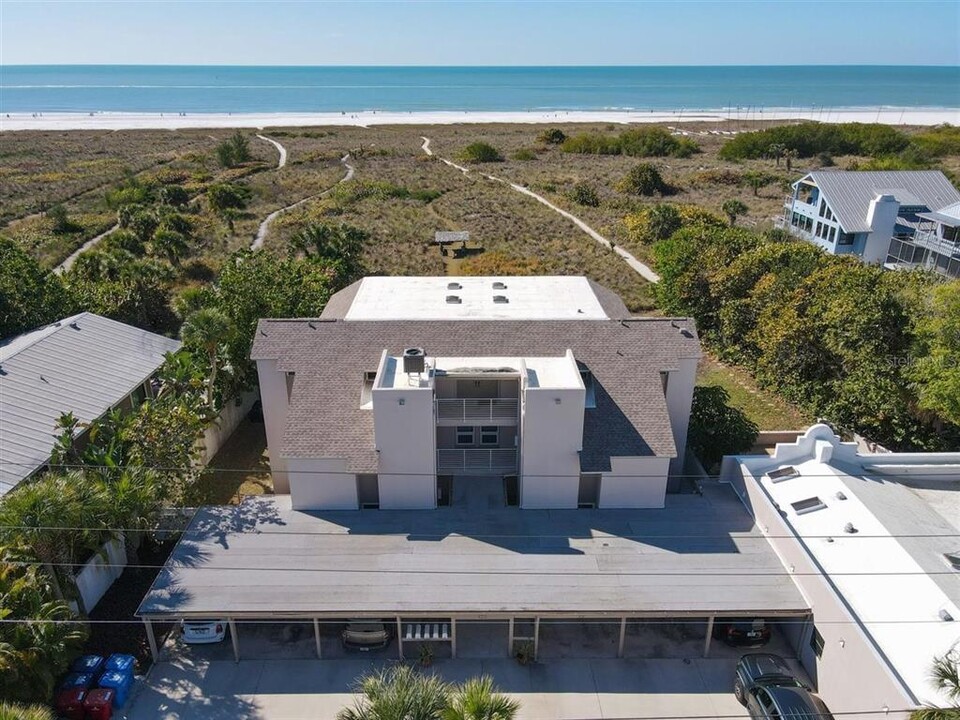 524 Beach Rd in Sarasota, FL - Building Photo