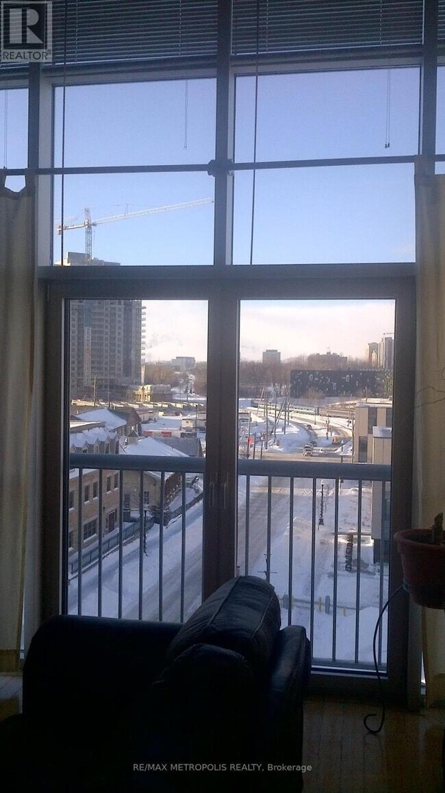 5-405 Father David Bauer Dr in Waterloo, ON - Building Photo - Building Photo